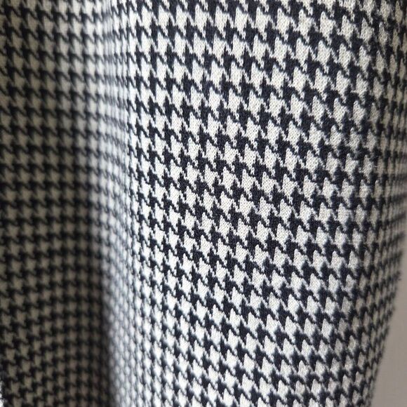 EUC NINE WEST HOUNDSTOOTH CURVY RELAXED CROP PANTS SIZE LARGE - Picture 6 of 14